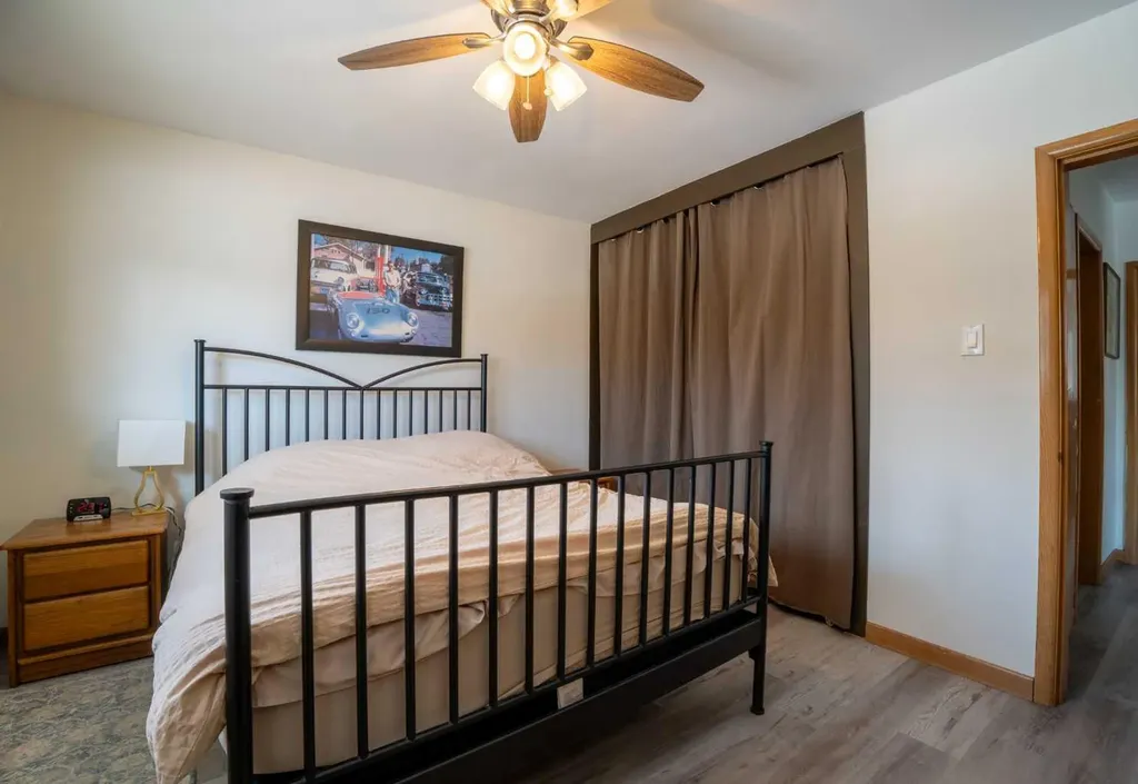 84 Waterloo Drive SW Calgary AB T3C3G1