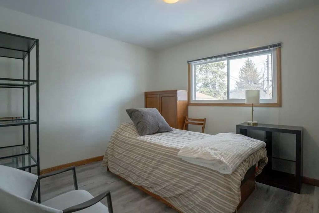 84 Waterloo Drive SW Calgary AB T3C3G1