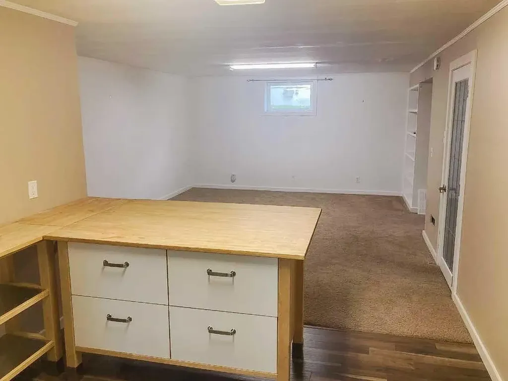 84 Waterloo Drive SW Calgary AB T3C3G1
