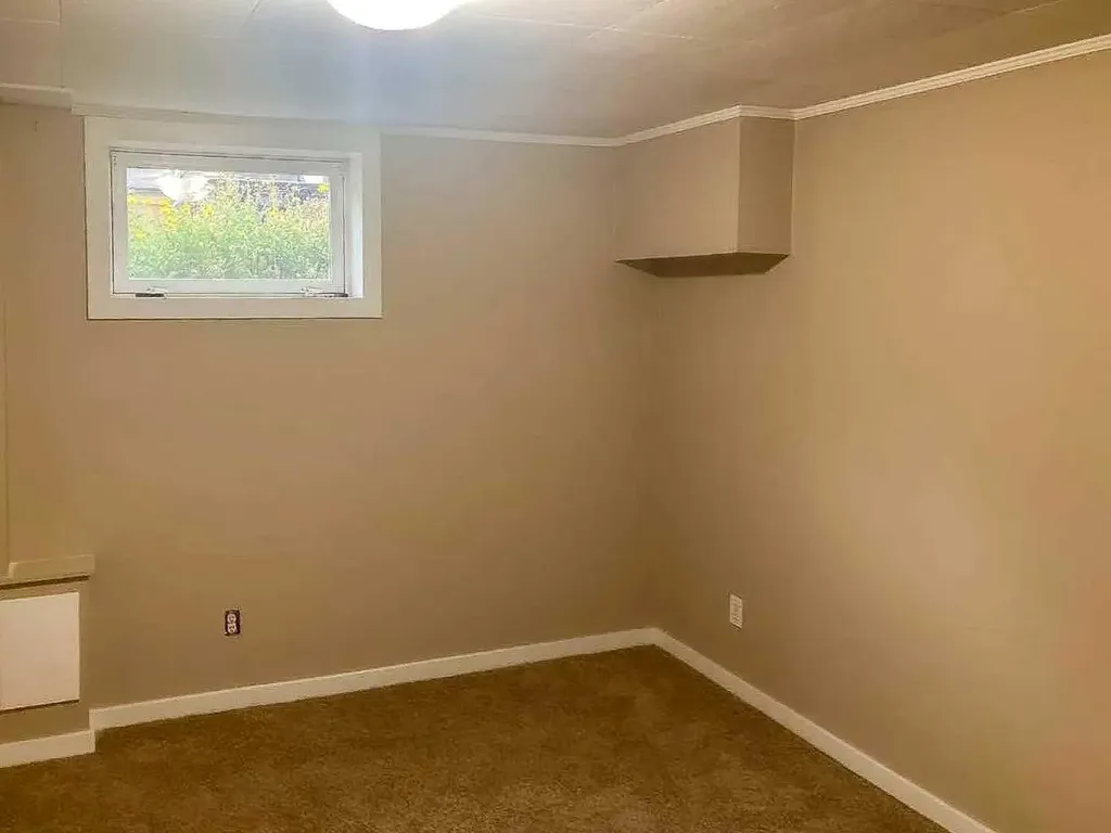 84 Waterloo Drive SW Calgary AB T3C3G1