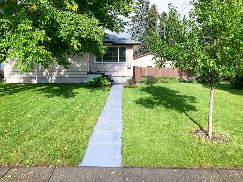 84 Waterloo Drive SW Calgary AB T3C3G1