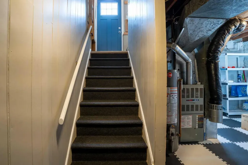 84 Waterloo Drive SW Calgary AB T3C3G1