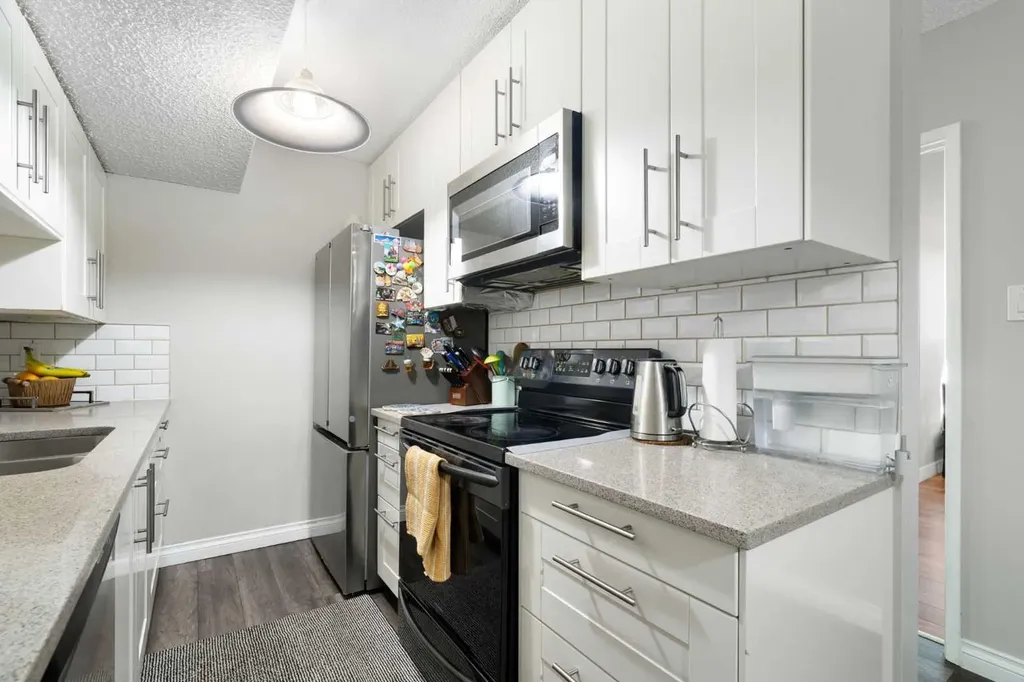 7007 4a Street SW Calgary AB T2V 1A1