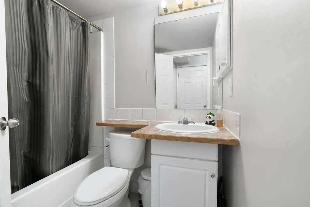 7007 4a Street SW Calgary AB T2V 1A1