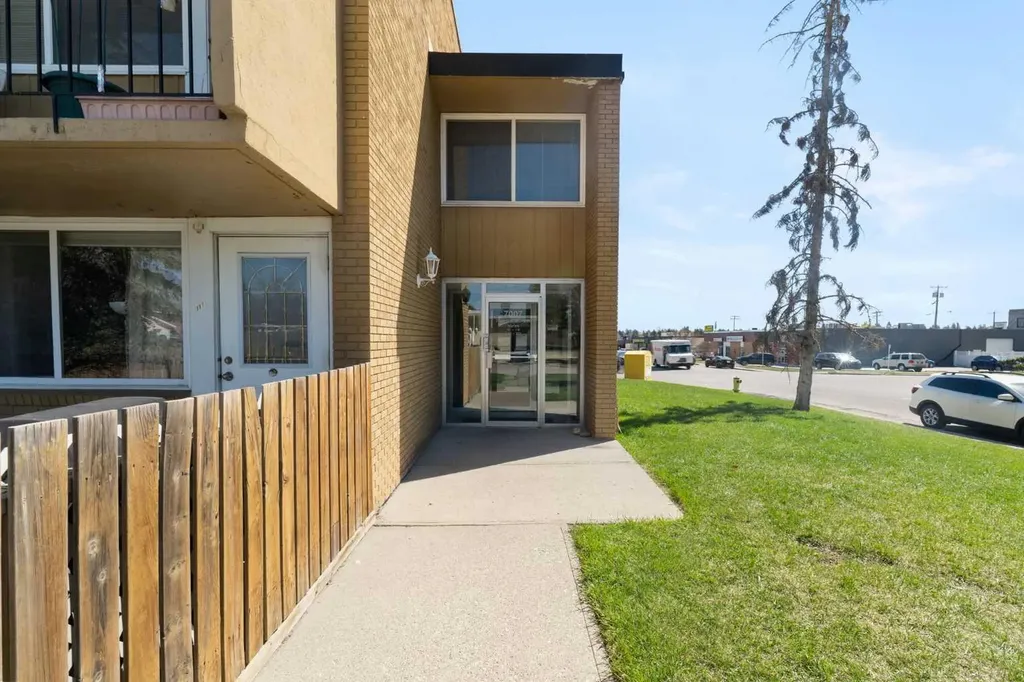 7007 4a Street SW Calgary AB T2V 1A1