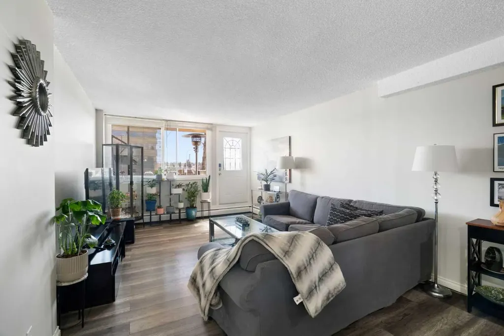 7007 4a Street SW Calgary AB T2V 1A1