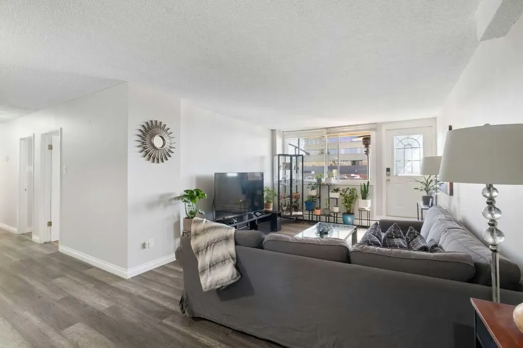 7007 4a Street SW Calgary AB T2V 1A1