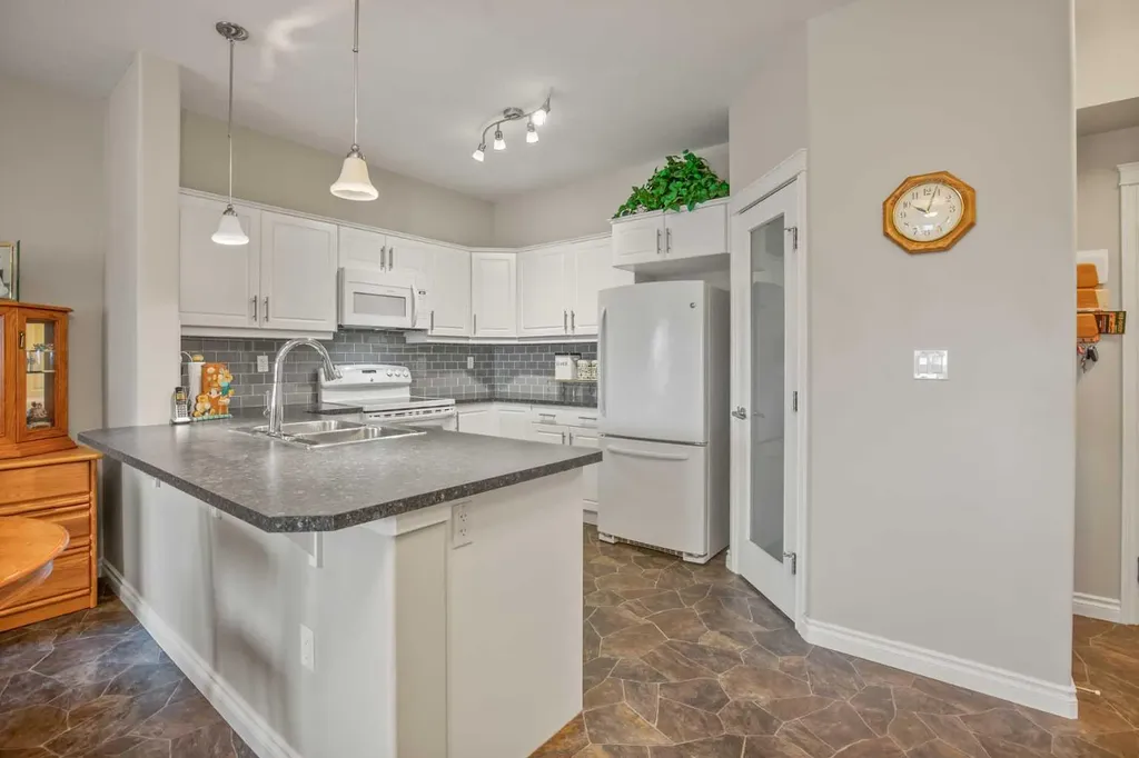 6 Michener Boulevard Red Deer AB T4P 0K5