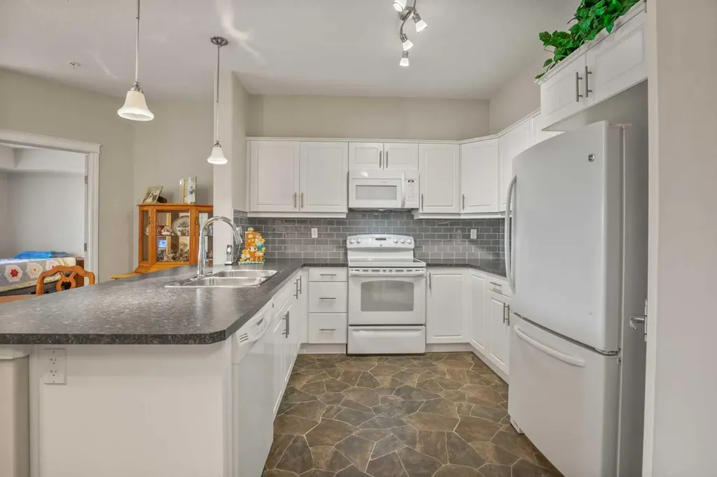 6 Michener Boulevard Red Deer AB T4P 0K5