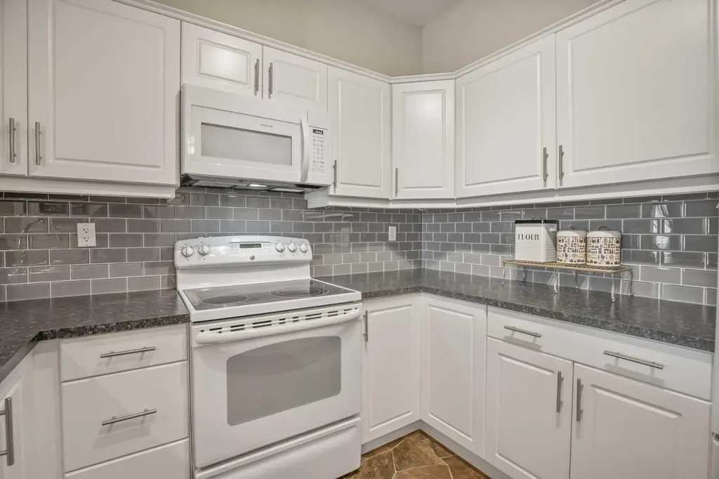 6 Michener Boulevard Red Deer AB T4P 0K5