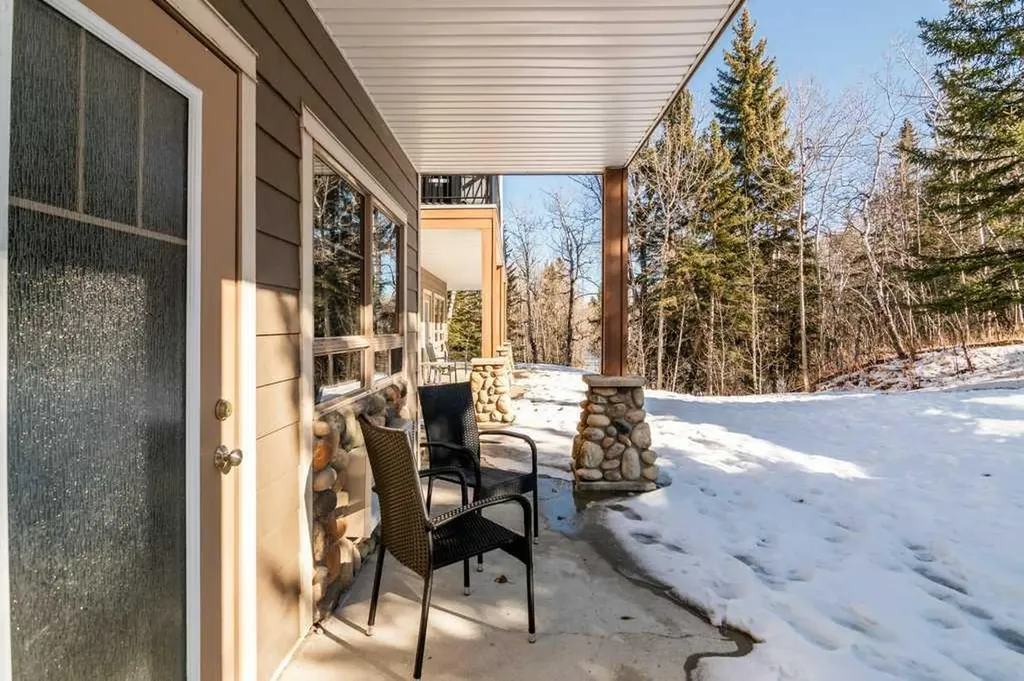 401 4 Street Rural Cypress County AB T0J 1C0
