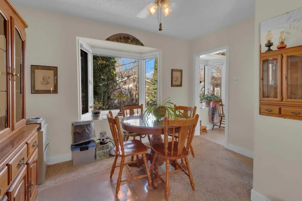 2318 Bowness Road NW Calgary AB T2N 3L5