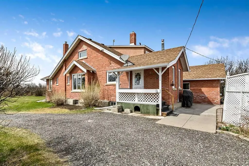 594238 104 Street E Rural Foothills County AB T0L0P0