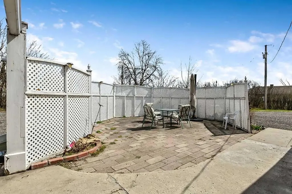 594238 104 Street E Rural Foothills County AB T0L0P0