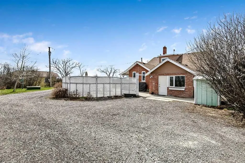 594238 104 Street E Rural Foothills County AB T0L0P0