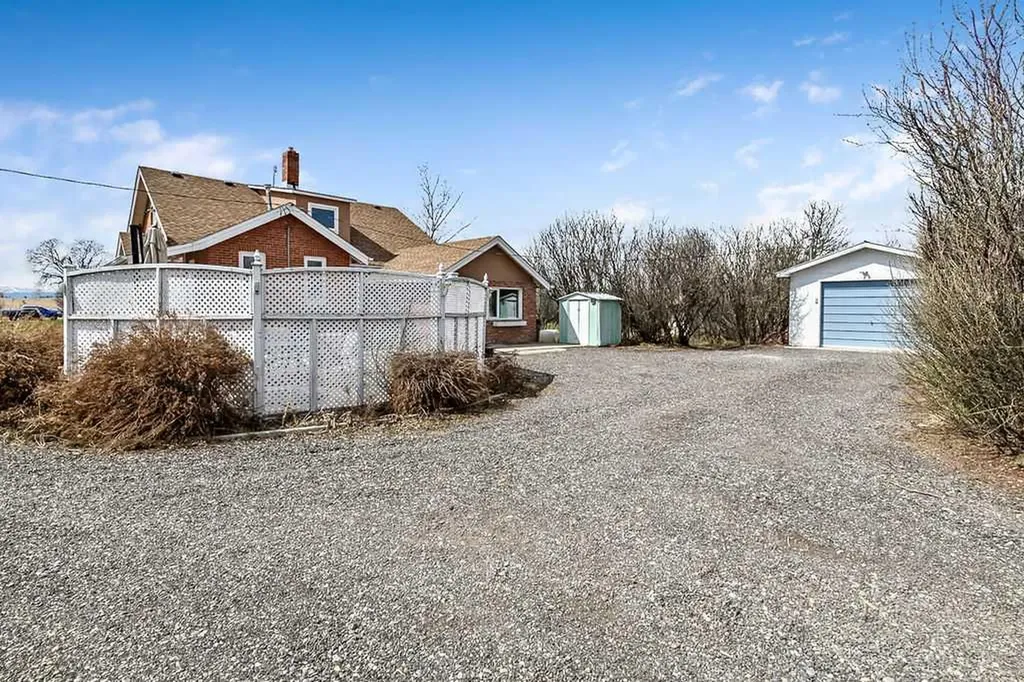 594238 104 Street E Rural Foothills County AB T0L0P0