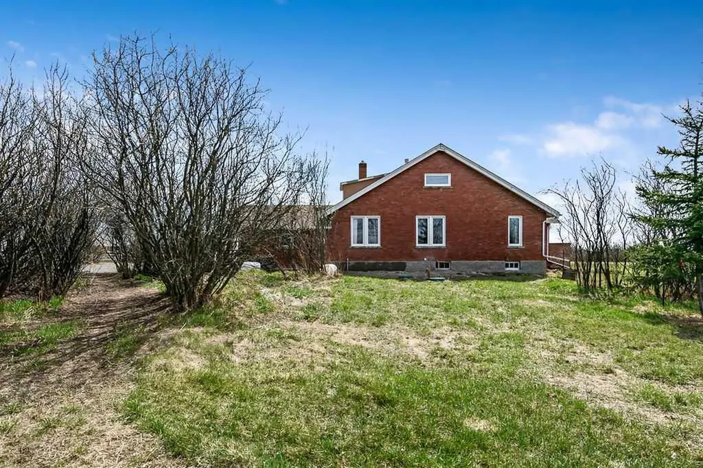 594238 104 Street E Rural Foothills County AB T0L0P0