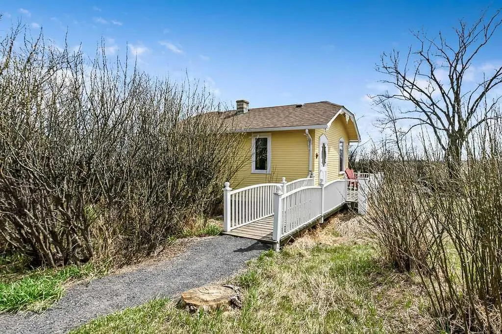 594238 104 Street E Rural Foothills County AB T0L0P0