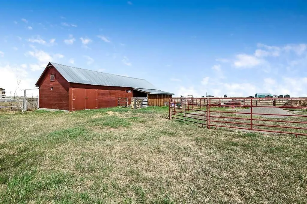 594238 104 Street E Rural Foothills County AB T0L0P0