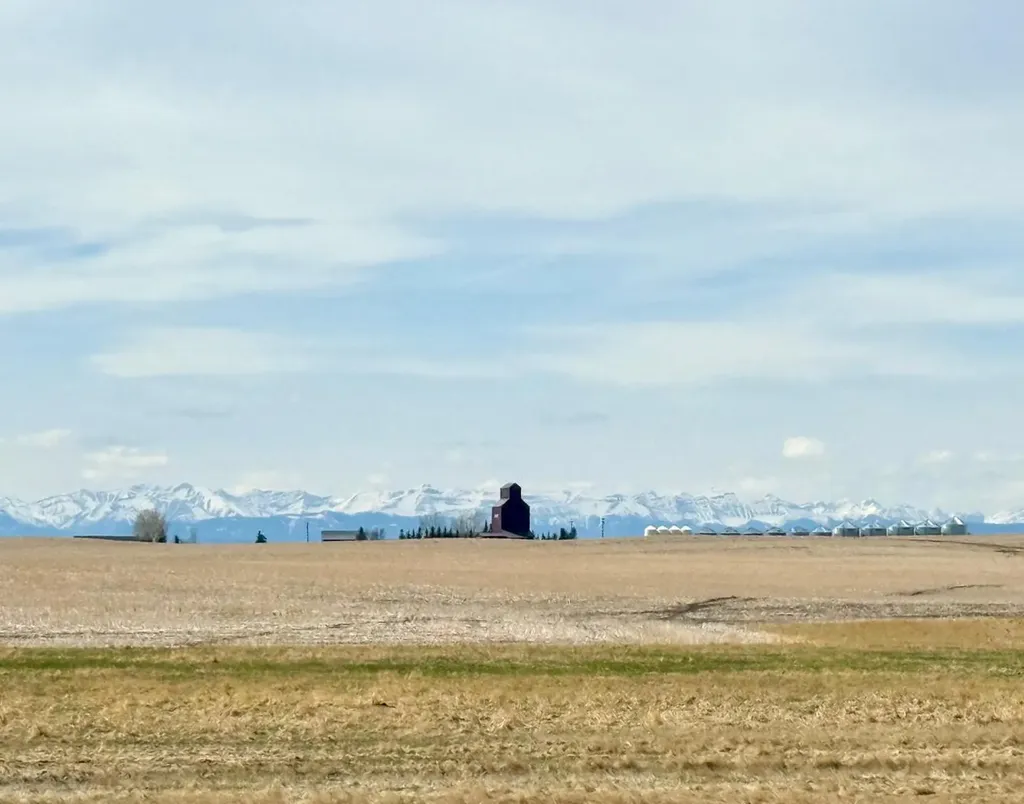 594238 104 Street E Rural Foothills County AB T0L0P0