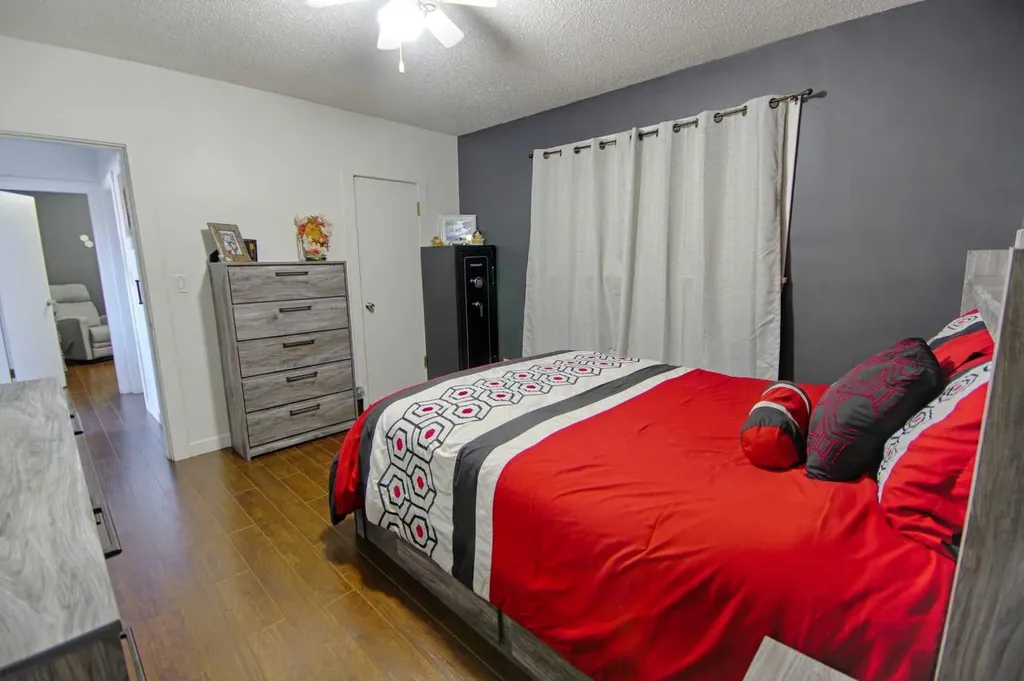 4925 53 Avenue Taber AB T1G 1H5