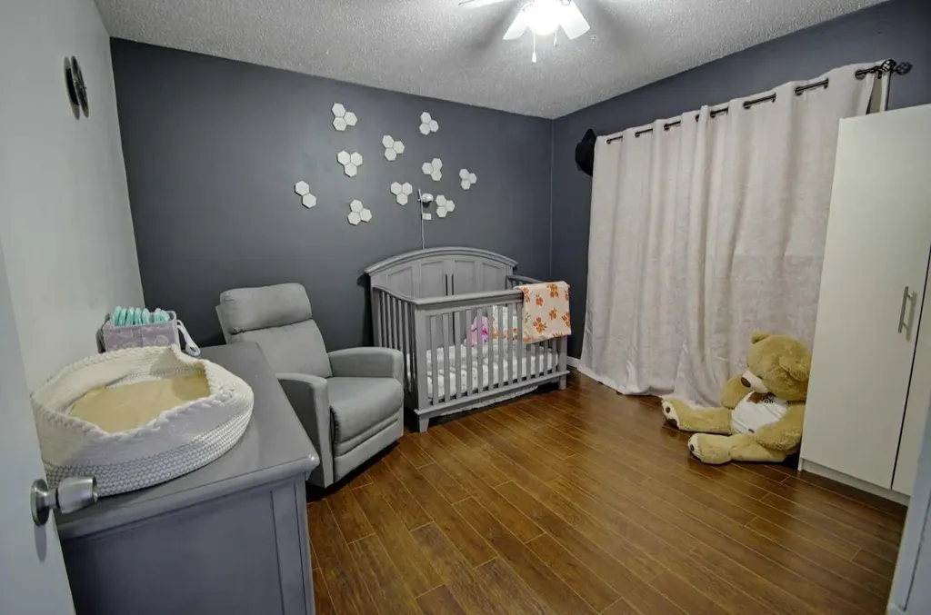 4925 53 Avenue Taber AB T1G 1H5