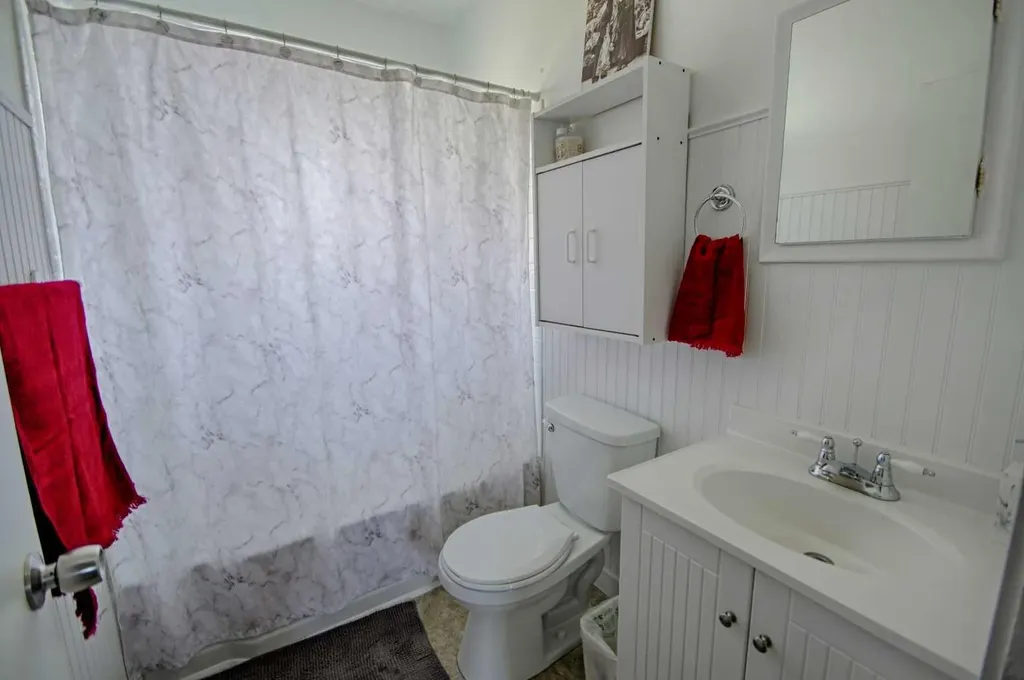 4925 53 Avenue Taber AB T1G 1H5