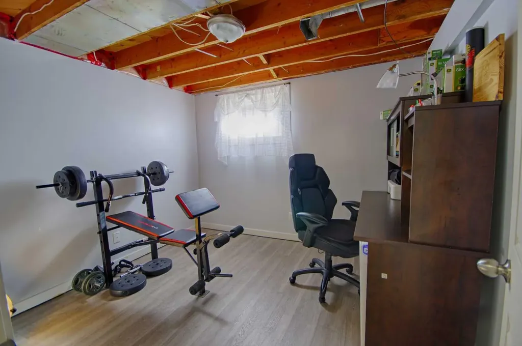 4925 53 Avenue Taber AB T1G 1H5