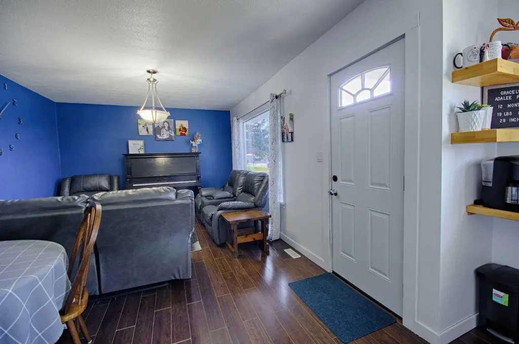 4925 53 Avenue Taber AB T1G 1H5