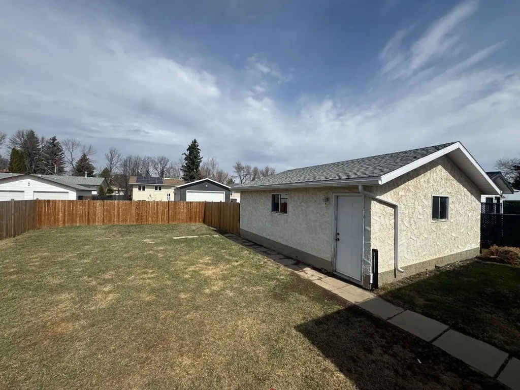 5718 Marler Drive Camrose AB T4V 2S8