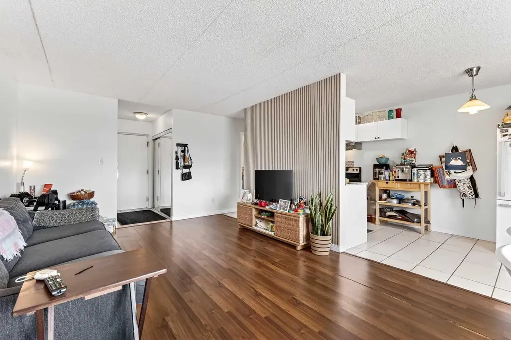 128 15 Avenue SW Calgary AB T2R 0P5