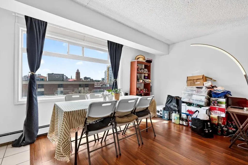 128 15 Avenue SW Calgary AB T2R 0P5
