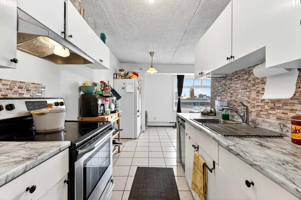 128 15 Avenue SW Calgary AB T2R 0P5