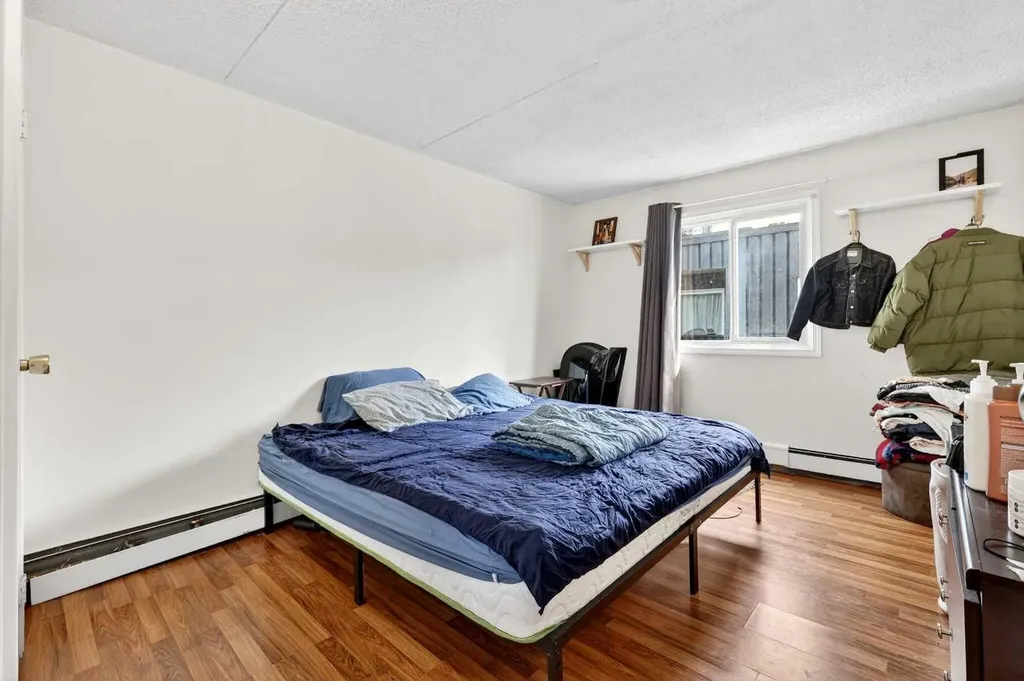 128 15 Avenue SW Calgary AB T2R 0P5