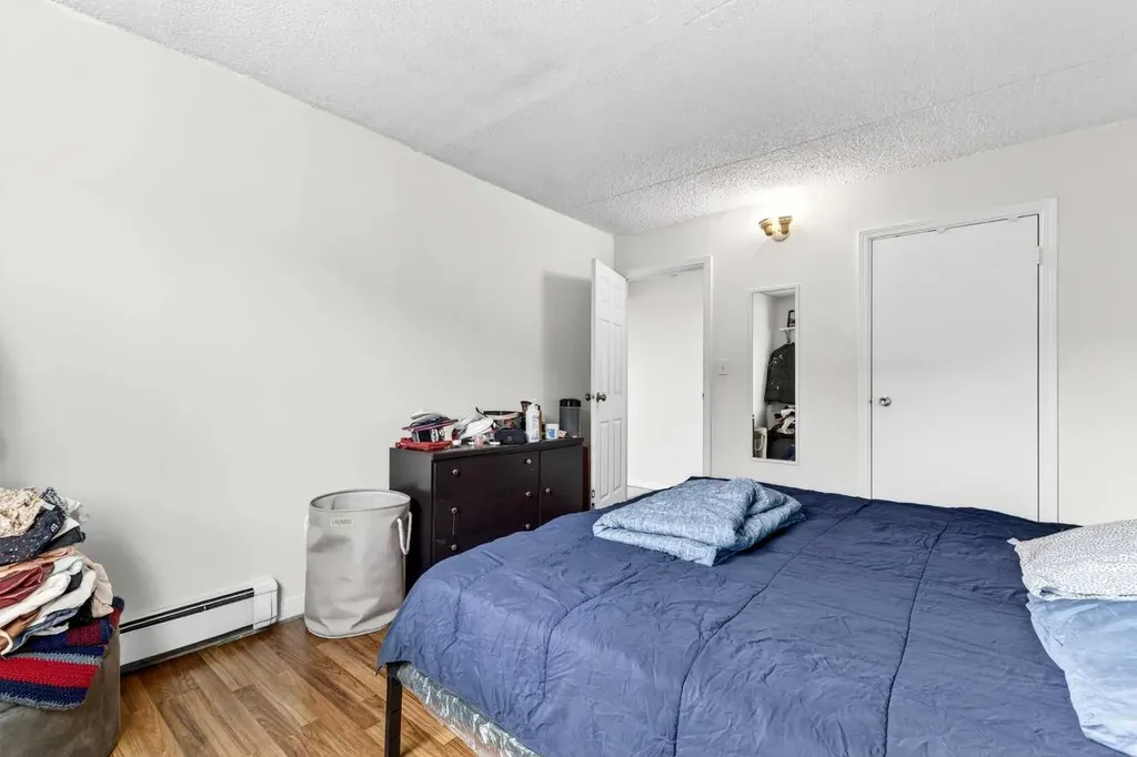 128 15 Avenue SW Calgary AB T2R 0P5