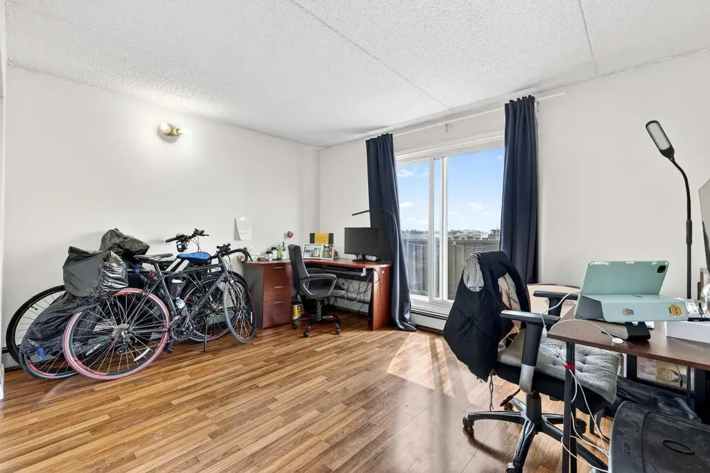 128 15 Avenue SW Calgary AB T2R 0P5