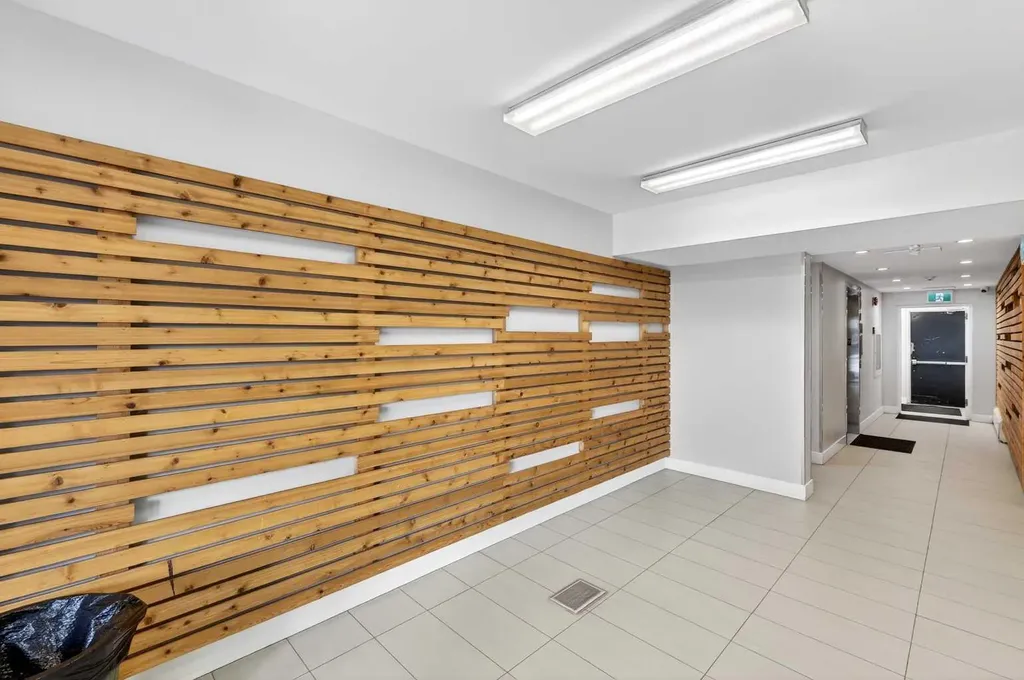 128 15 Avenue SW Calgary AB T2R 0P5