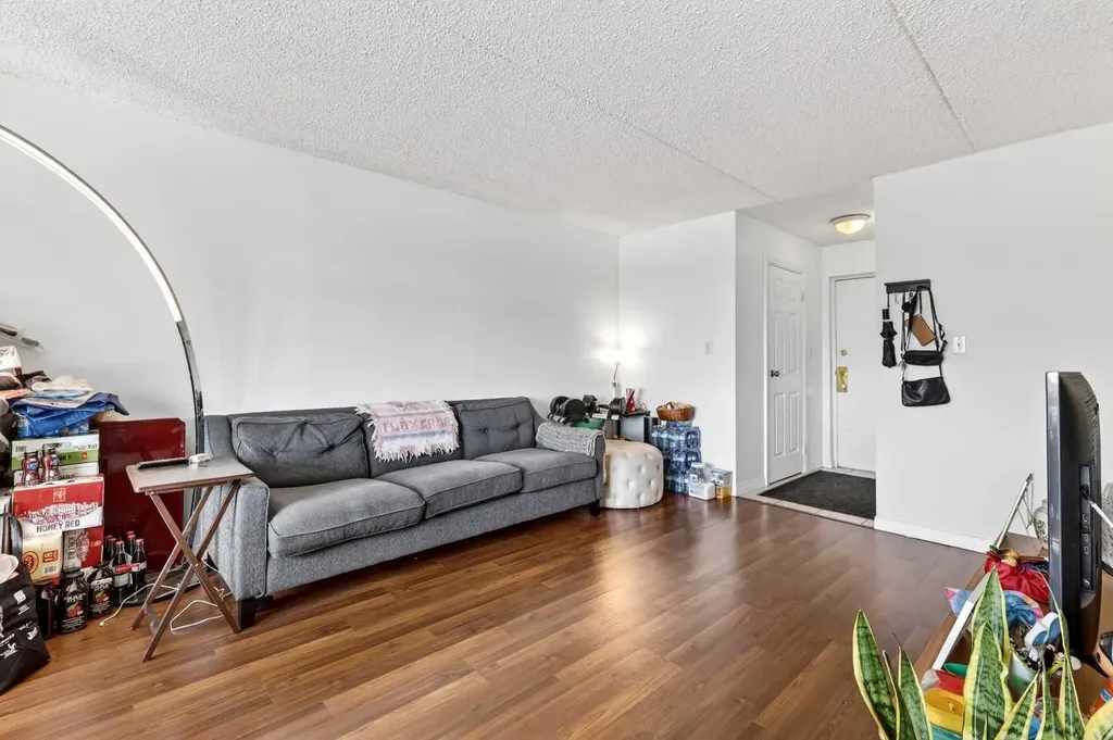 128 15 Avenue SW Calgary AB T2R 0P5