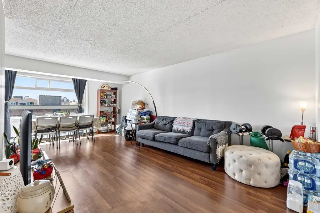 128 15 Avenue SW Calgary AB T2R 0P5