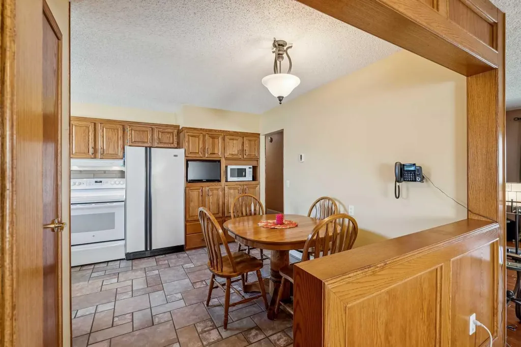 320 Whiteview Road NE Calgary AB T1Y 1P8