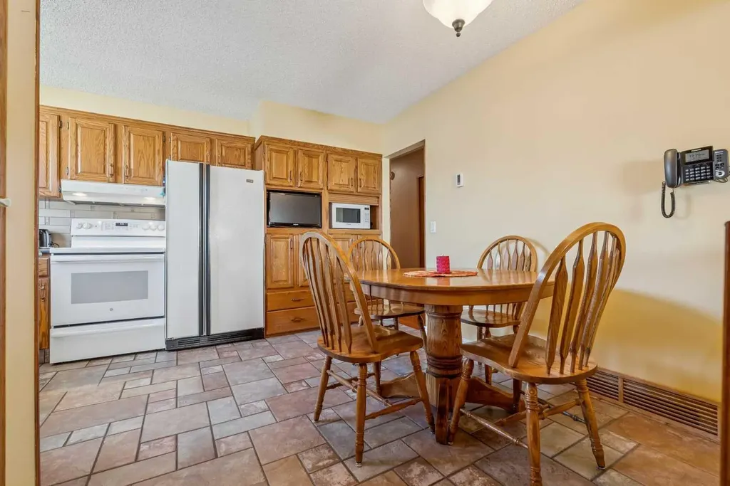 320 Whiteview Road NE Calgary AB T1Y 1P8
