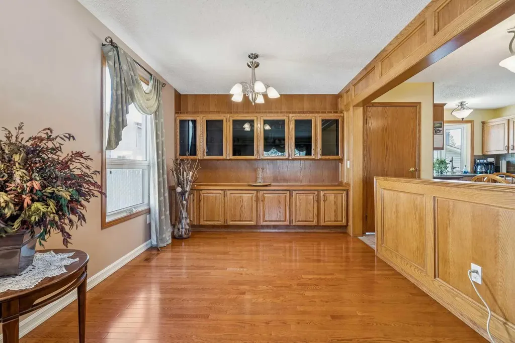 320 Whiteview Road NE Calgary AB T1Y 1P8