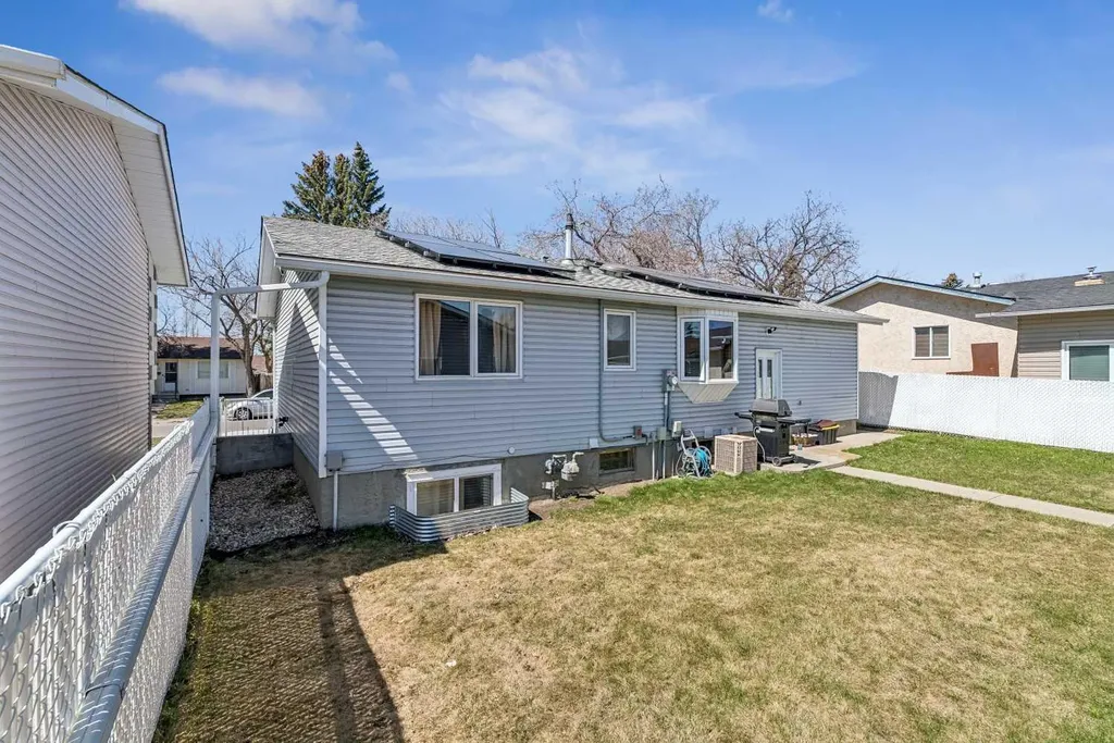 320 Whiteview Road NE Calgary AB T1Y 1P8