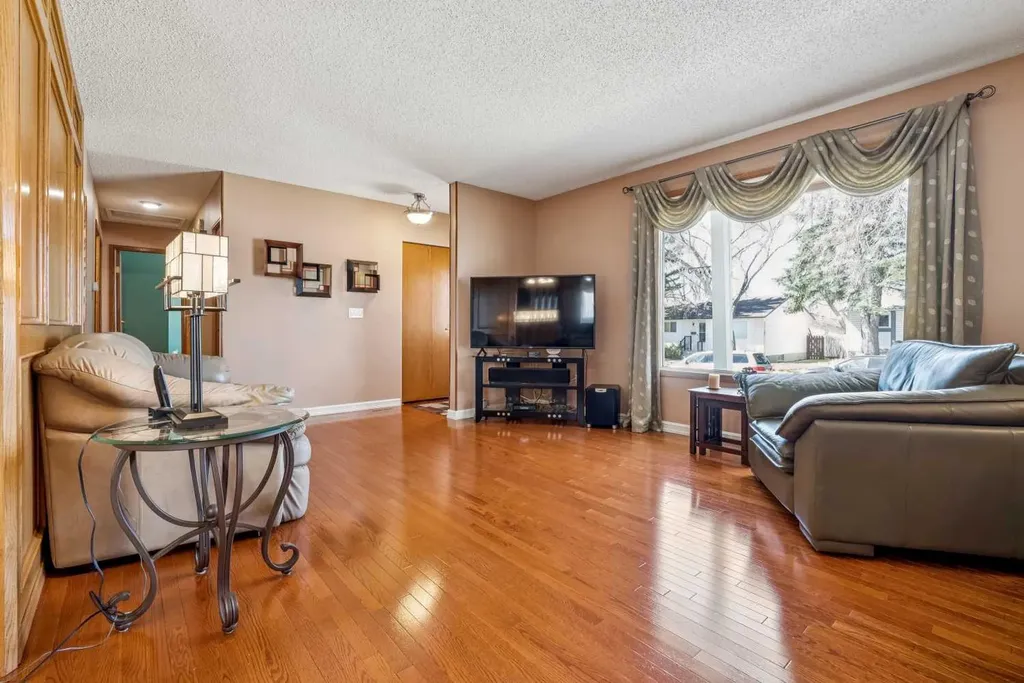 320 Whiteview Road NE Calgary AB T1Y 1P8