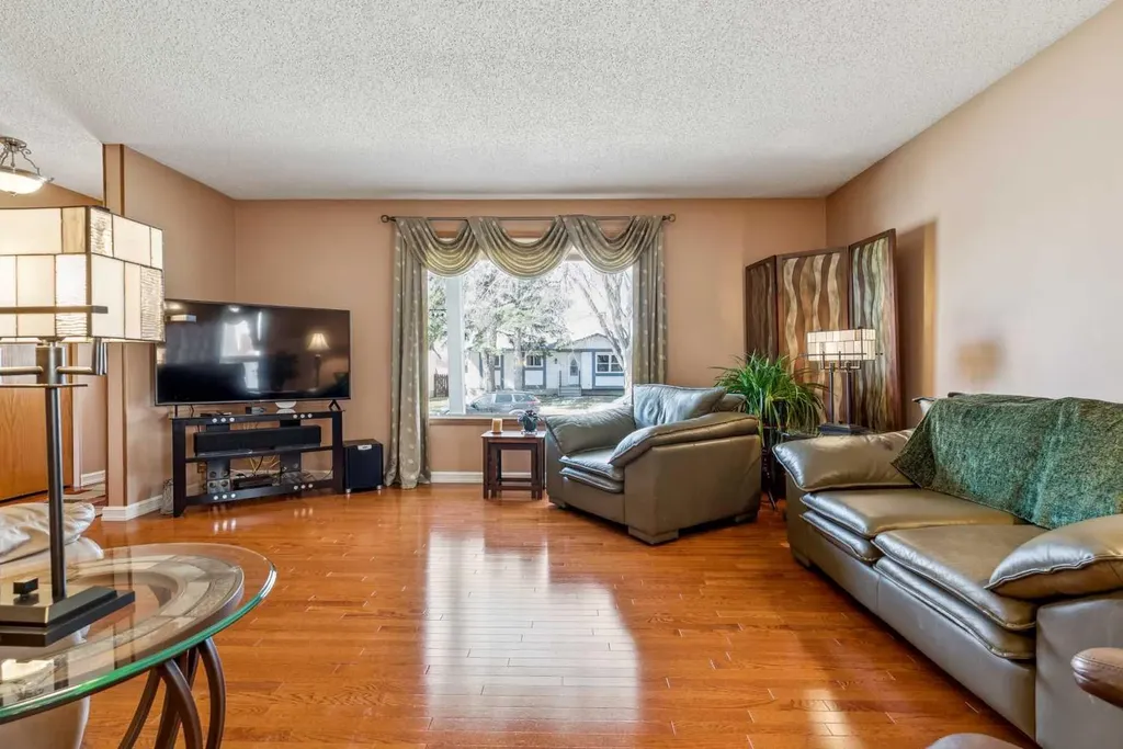 320 Whiteview Road NE Calgary AB T1Y 1P8
