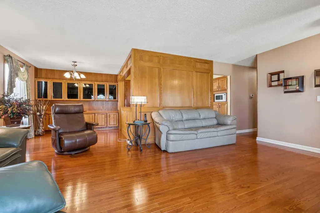 320 Whiteview Road NE Calgary AB T1Y 1P8