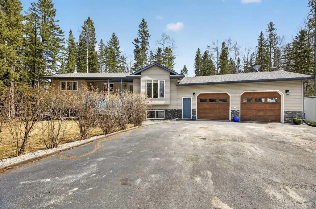 5241 Township Road 325 A Rural Mountain View County AB T0M1x0