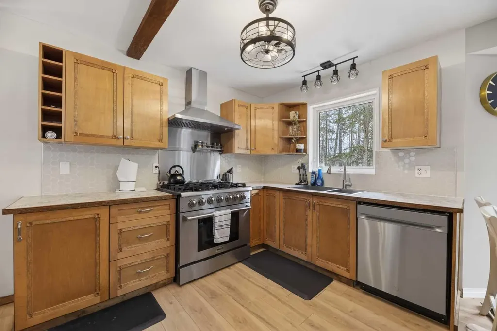 5241 Township Road 325 A Rural Mountain View County AB T0M1x0