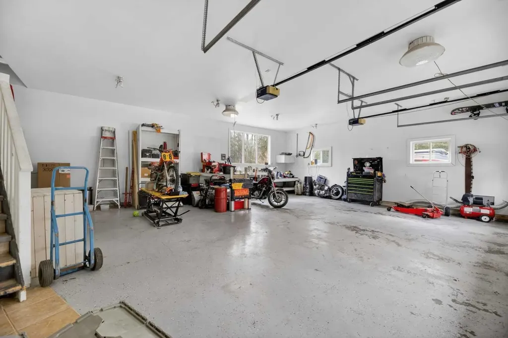 5241 Township Road 325 A Rural Mountain View County AB T0M1x0