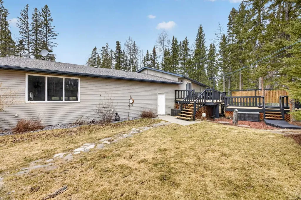 5241 Township Road 325 A Rural Mountain View County AB T0M1x0